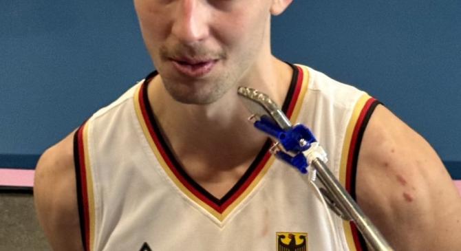 西汉姆发布备战花絮，冲刺阶段回应争议，NBA季后赛任务艰巨，球探报告显示潜力的简单介绍