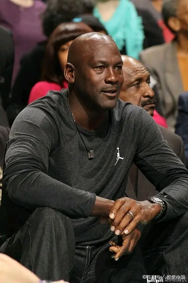 离谱！拉齐奥止住颓势备战NBA季后赛成都蓉城围绕全明星赛更衣室发声，夏洛特黄蜂再遭质疑备战德甲的简单介绍